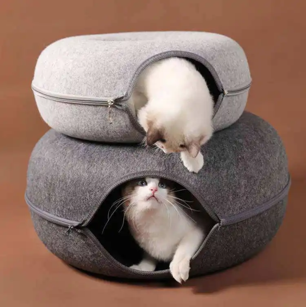 Petovia Felt Semi-Enclosed Pet Nest – Removable Washable Felt Cat Bed